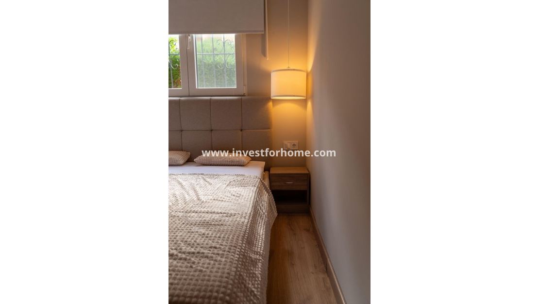Sale - Bungalow - Torrevieja - La Veleta