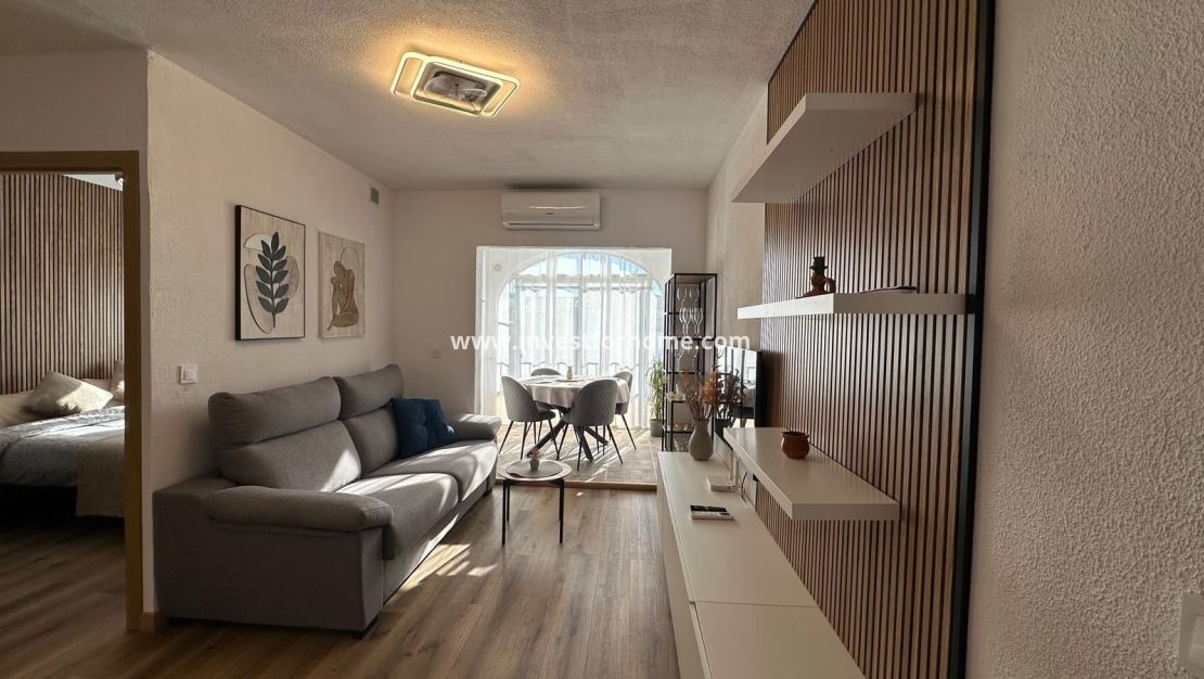 Sale - Bungalow - Torrevieja - Los Balcones - Los Altos Del Edén