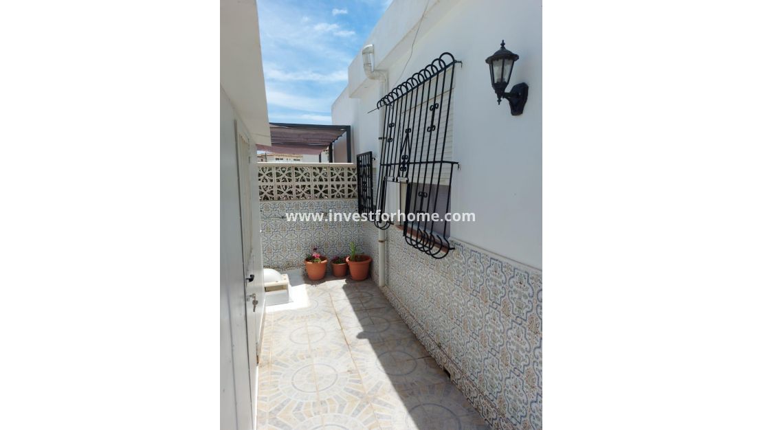 Sale - Bungalow - Torrevieja - Los Balcones - Los Altos Del Edén