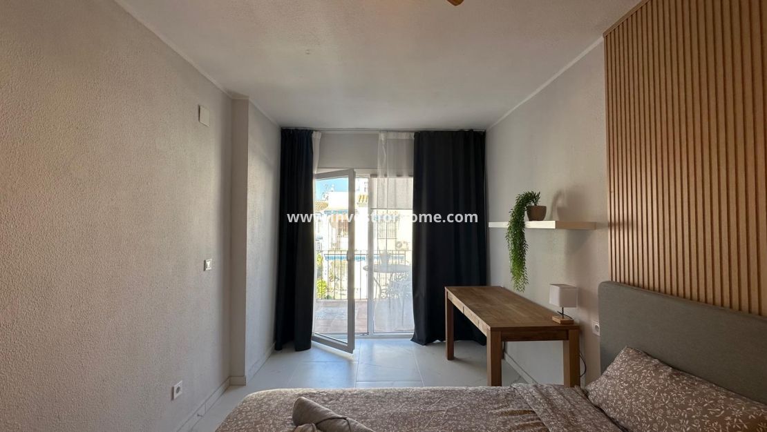 Sale - Bungalow - Torrevieja - Los Balcones