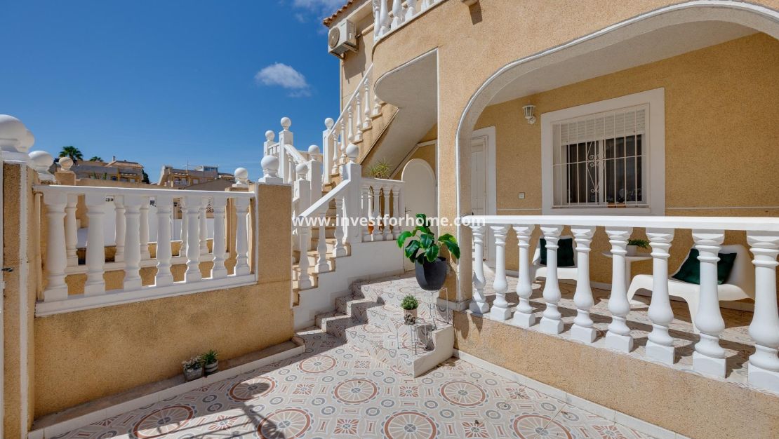 Sale - Bungalow - Torrevieja - Nueva Torrevieja - Aguas Nuevas