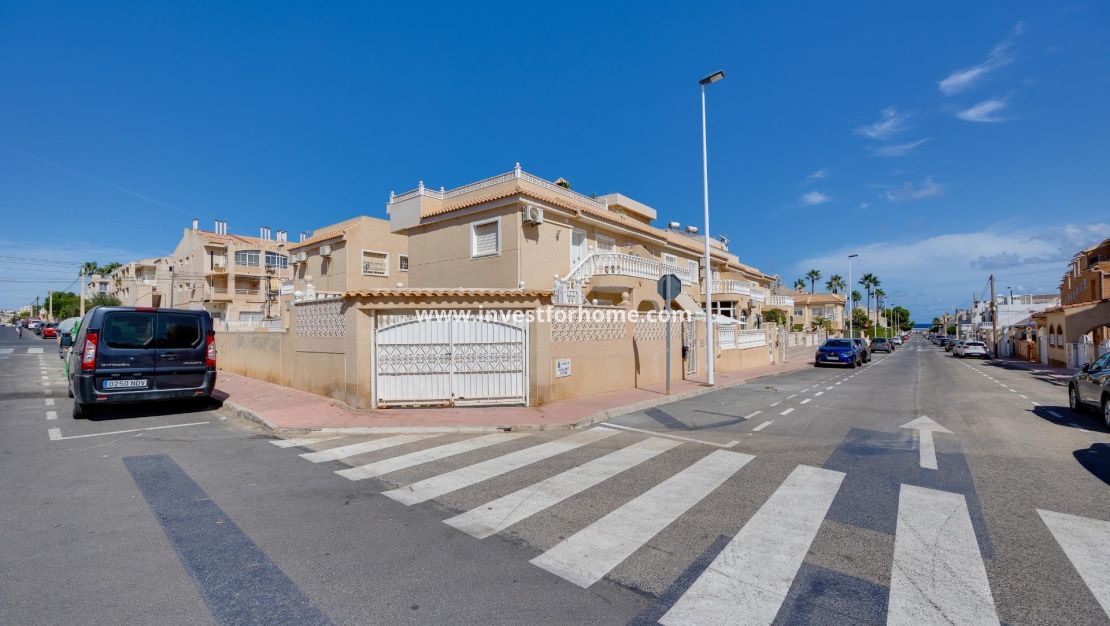 Sale - Bungalow - Torrevieja - Nueva Torrevieja - Aguas Nuevas