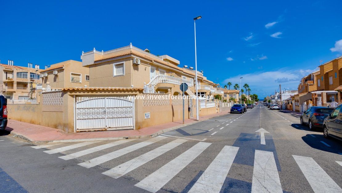 Sale - Bungalow - Torrevieja - Nueva Torrevieja - Aguas Nuevas