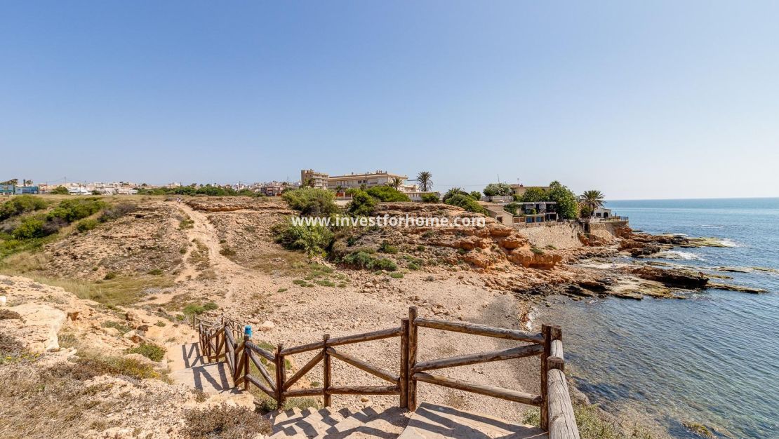 Sale - Bungalow - Torrevieja - Nueva Torrevieja - Aguas Nuevas