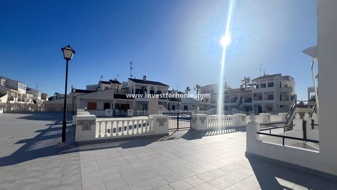 Sale - Bungalow - Torrevieja - Nueva Torrevieja - Aguas Nuevas