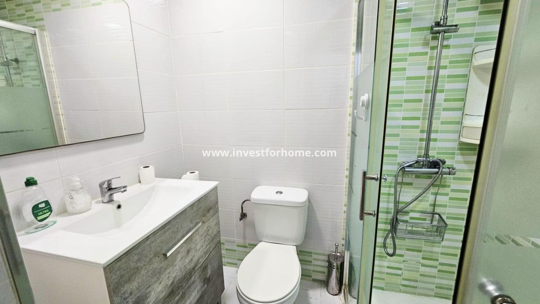 Sale - Bungalow - Torrevieja - Nueva Torrevieja - Aguas Nuevas