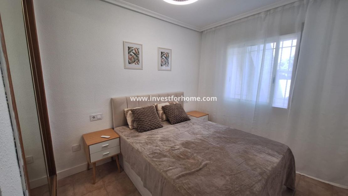 Sale - Bungalow - Torrevieja - Nueva Torrevieja - Aguas Nuevas