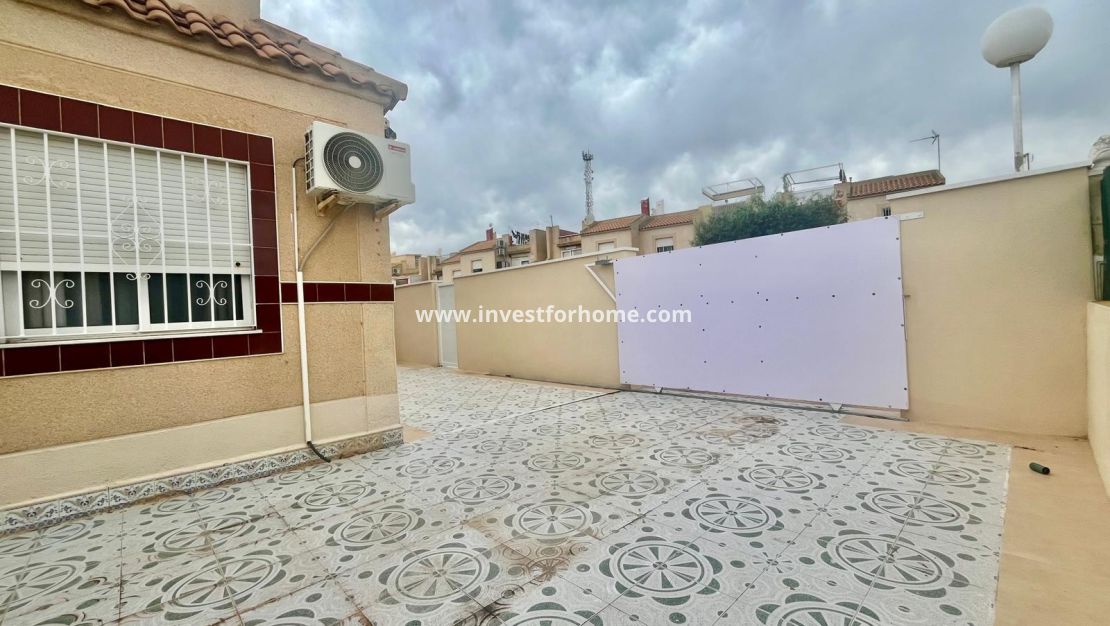 Sale - Bungalow - Torrevieja - Paraje Natural