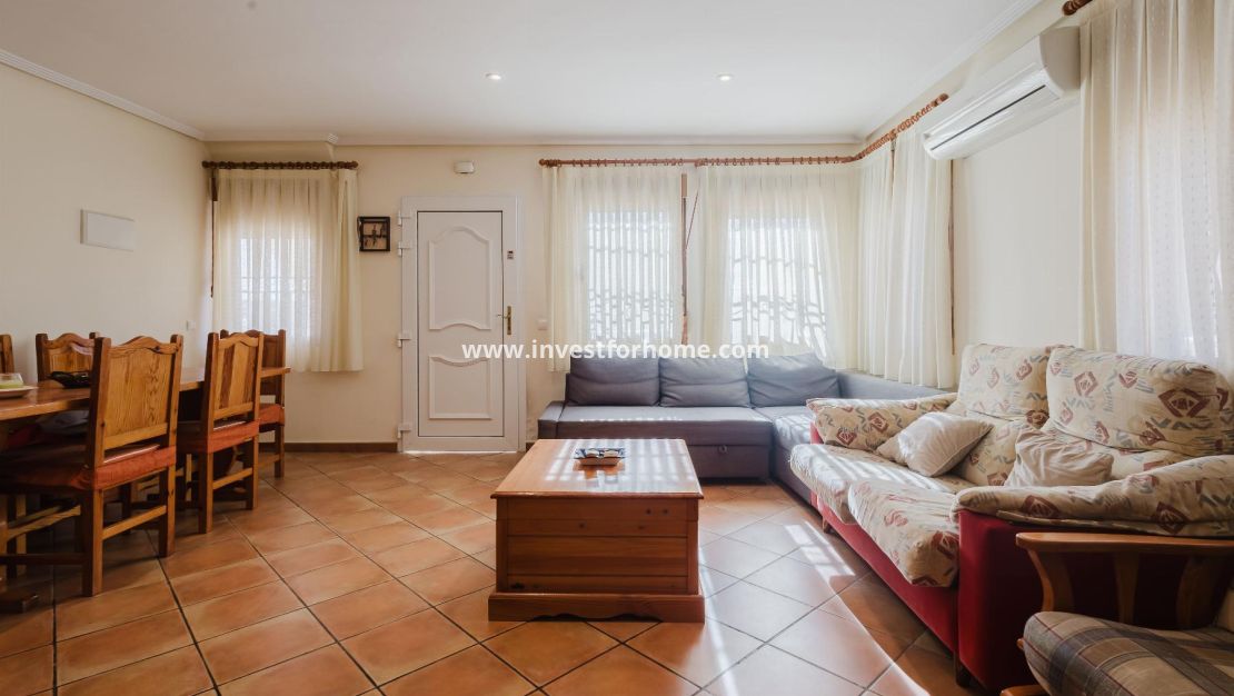 Sale - Bungalow - Torrevieja - Playa De La Mata