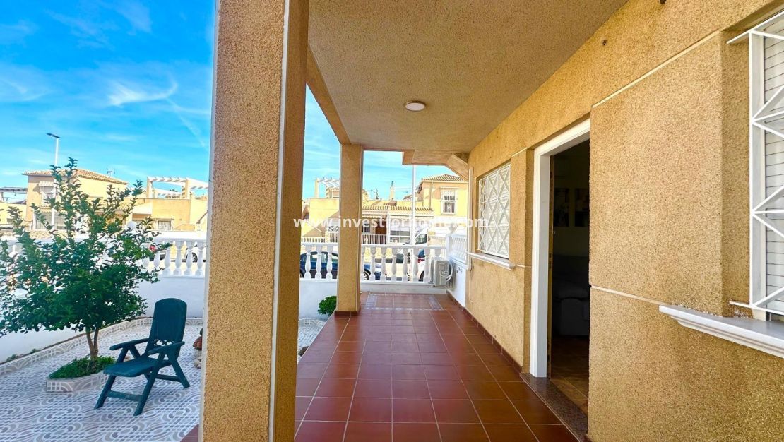 Sale - Bungalow - Torrevieja - Playa de los Locos