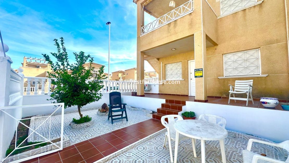 Sale - Bungalow - Torrevieja - Playa de los Locos