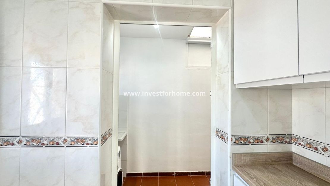 Sale - Bungalow - Torrevieja - Playa de los Locos