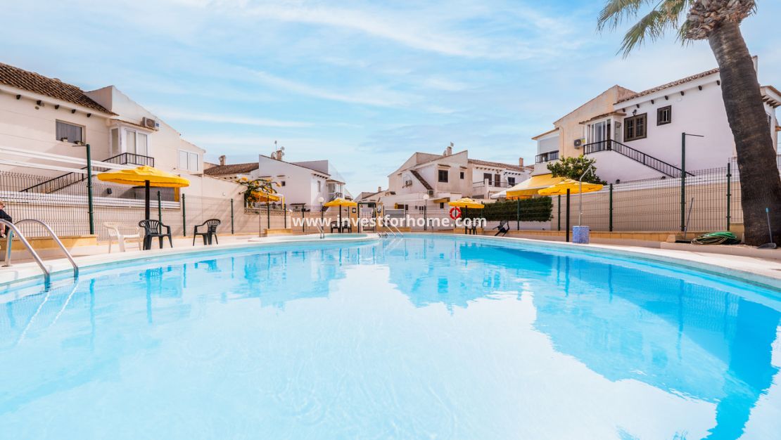 Sale - Bungalow - Torrevieja - Torrelamata - La Mata