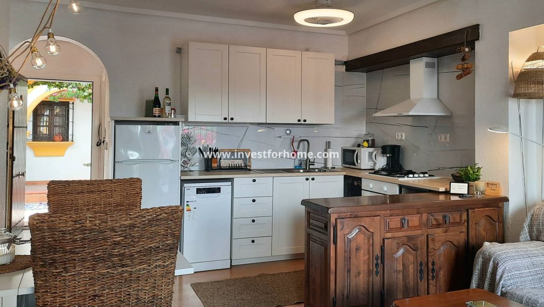 Sale - Bungalow - Torrevieja - Torrelamata - La Mata