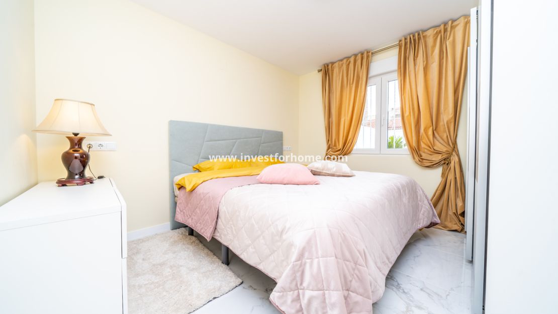 Sale - Bungalow - Torrevieja - Torreta