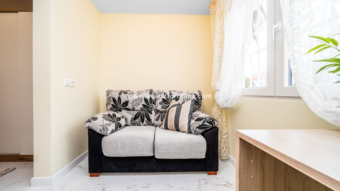 Sale - Bungalow - Torrevieja - Torreta