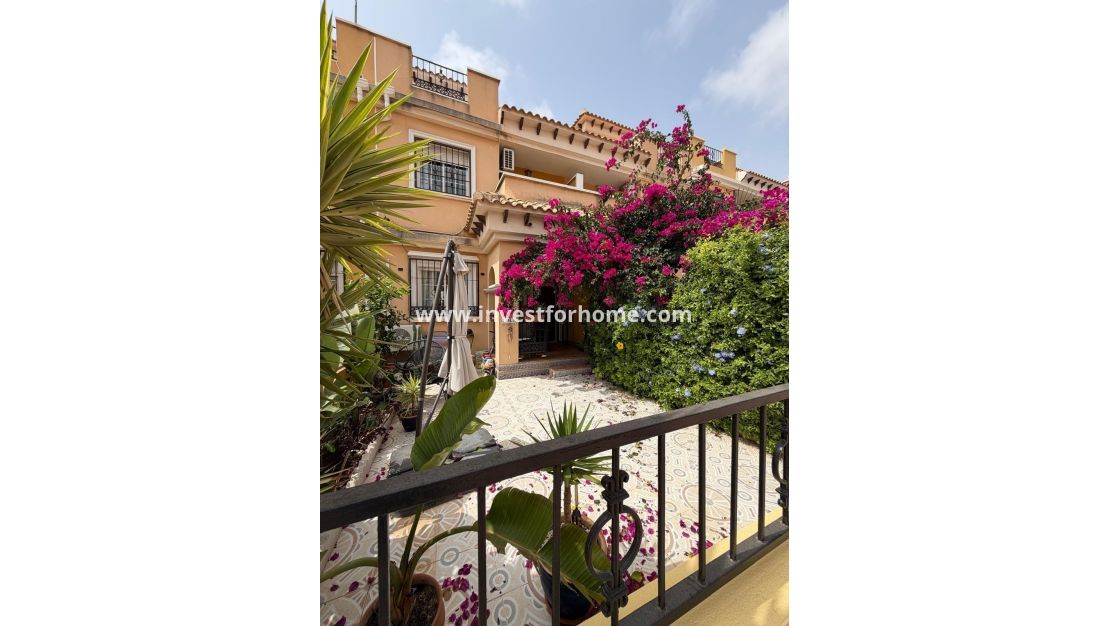 Sale - Bungalow - Torrevieja - Zona Los Frutales