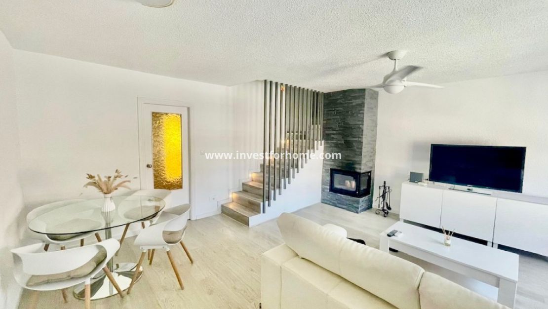 Sale - House - Aquilas