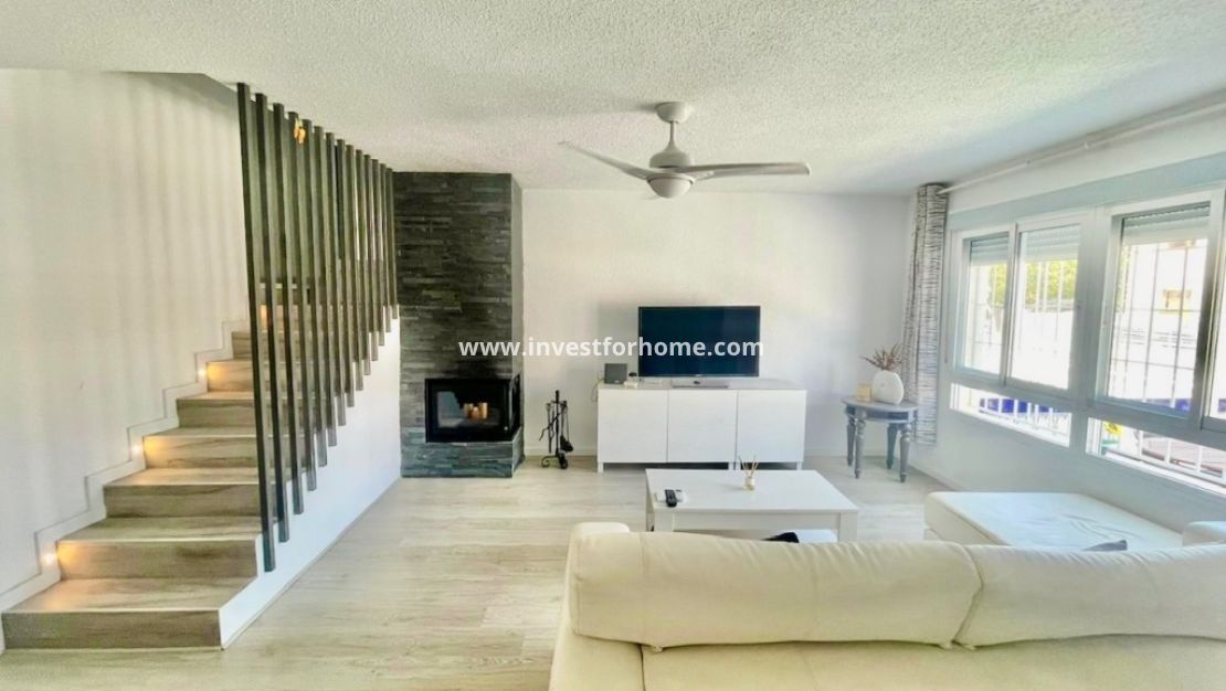 Sale - House - Aquilas