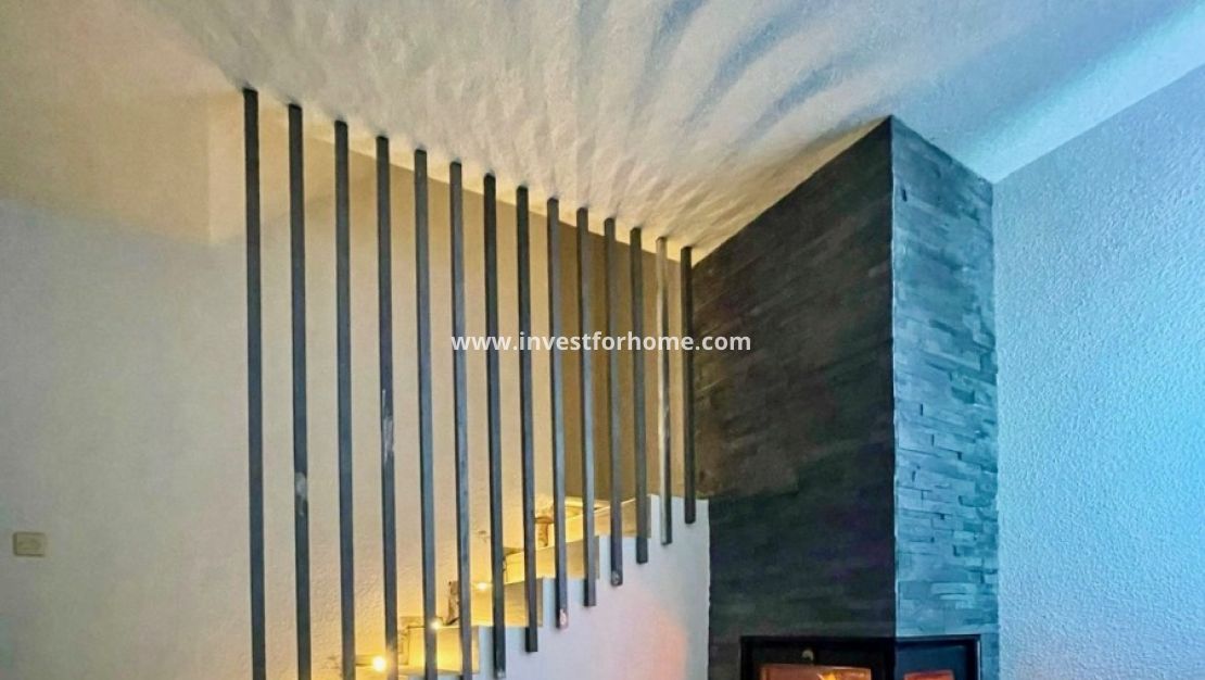 Sale - House - Aquilas