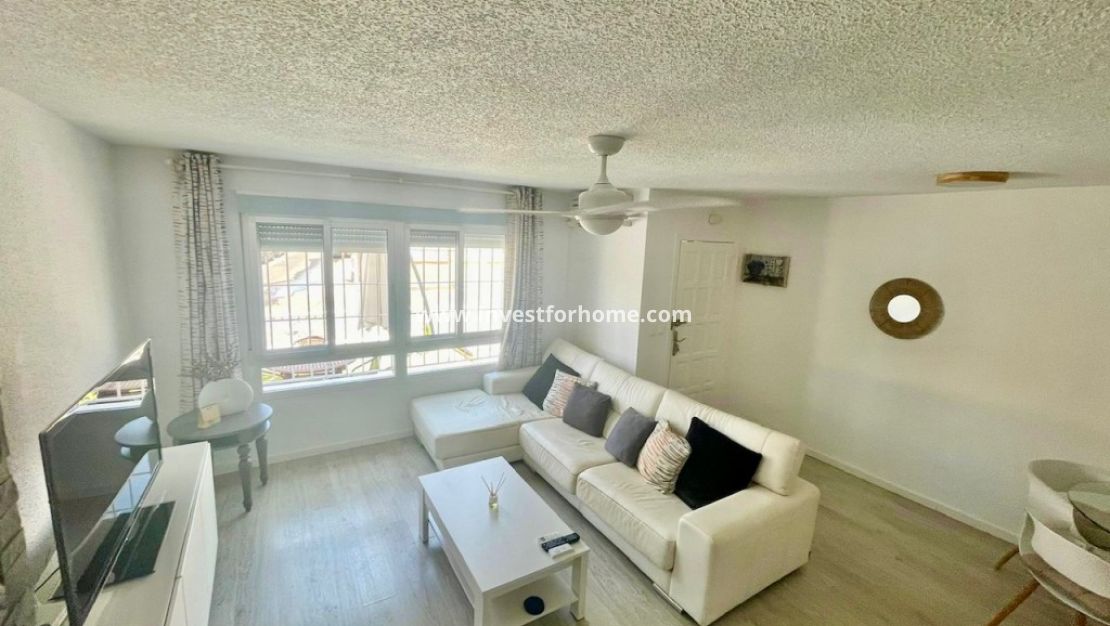 Sale - House - Aquilas