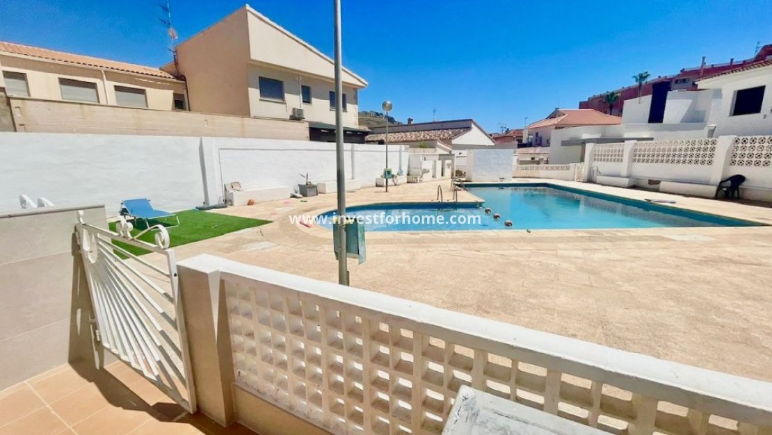 Sale - House - Aquilas