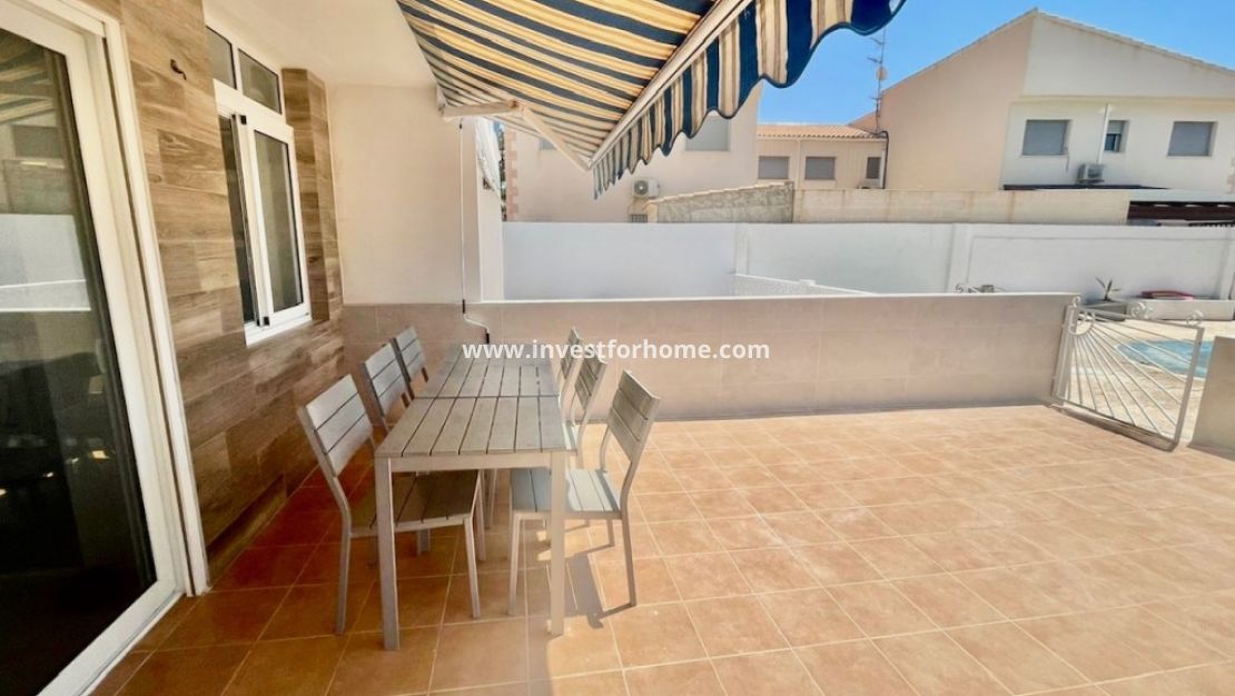 Sale - House - Aquilas