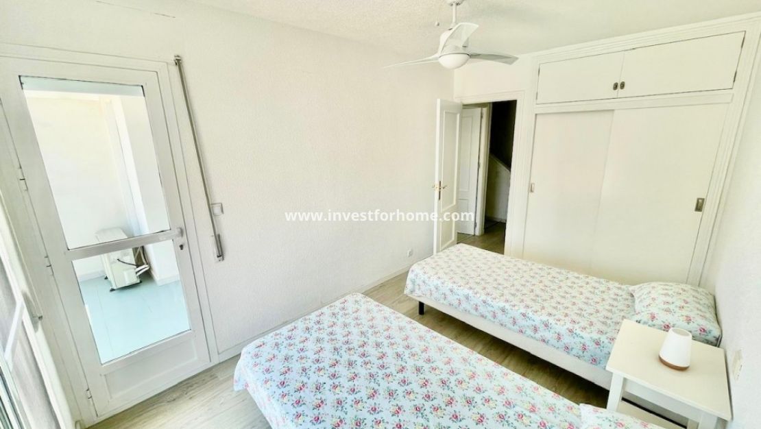 Sale - House - Aquilas