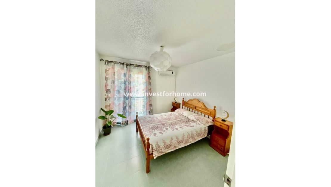 Sale - House - Aquilas