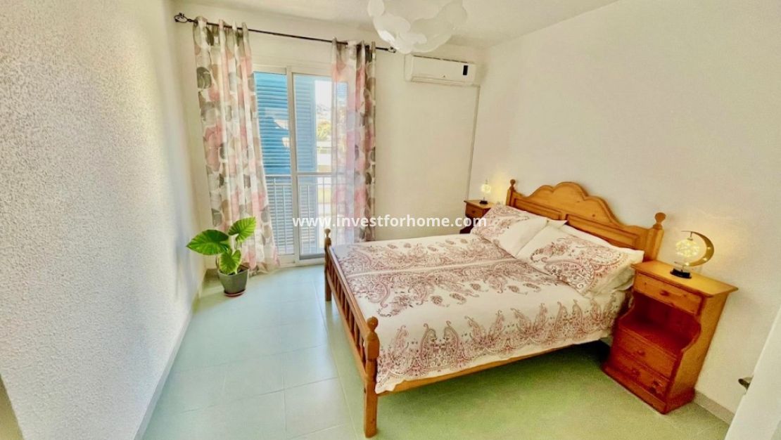 Sale - House - Aquilas