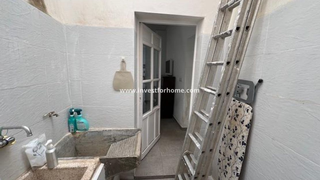 Sale - House - Dolores - Centro