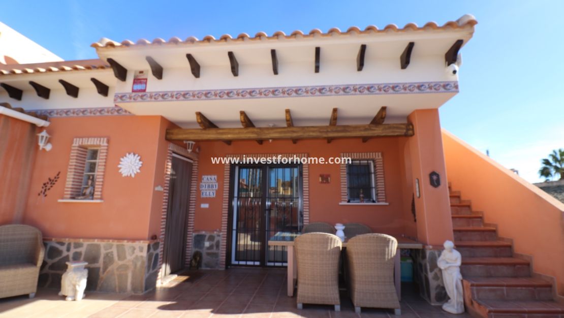 Sale - House - Fortuna - Inland