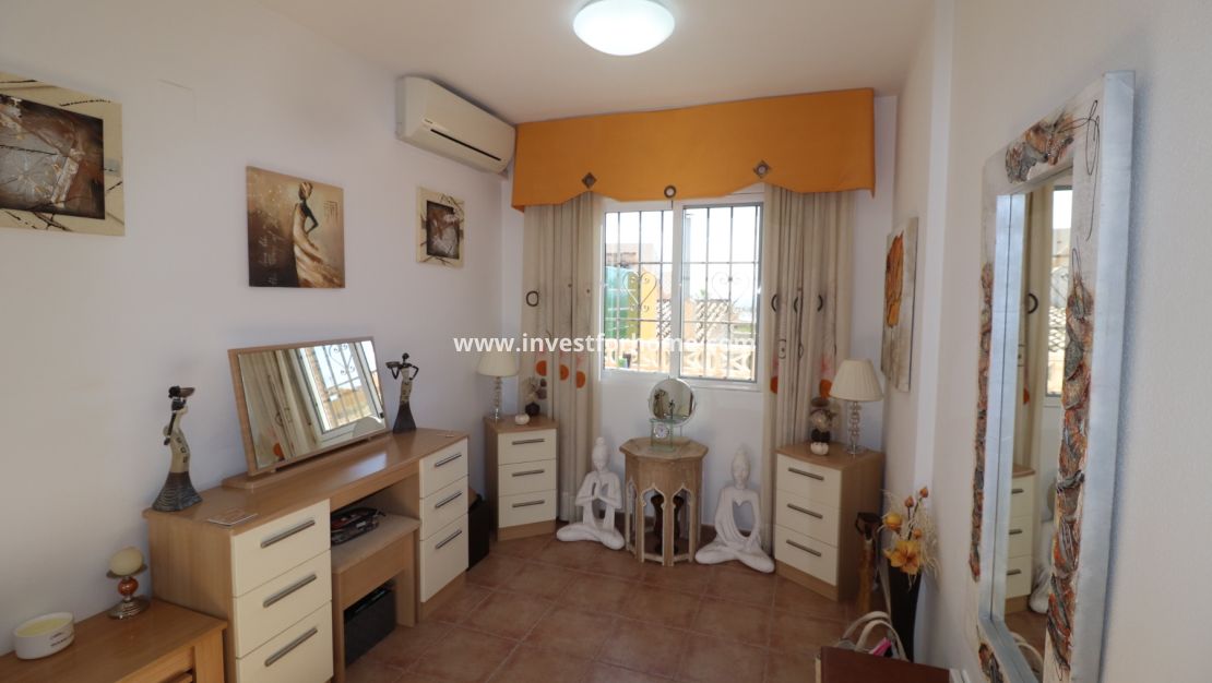 Sale - House - Fortuna - Inland