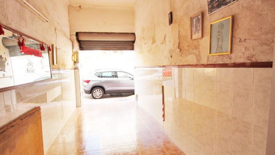 Sale - House - Guardamar del Segura - Centro
