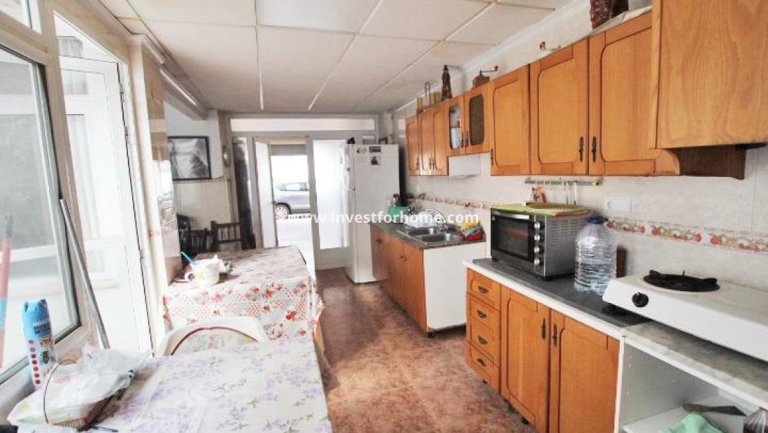 Sale - House - Guardamar del Segura - Centro