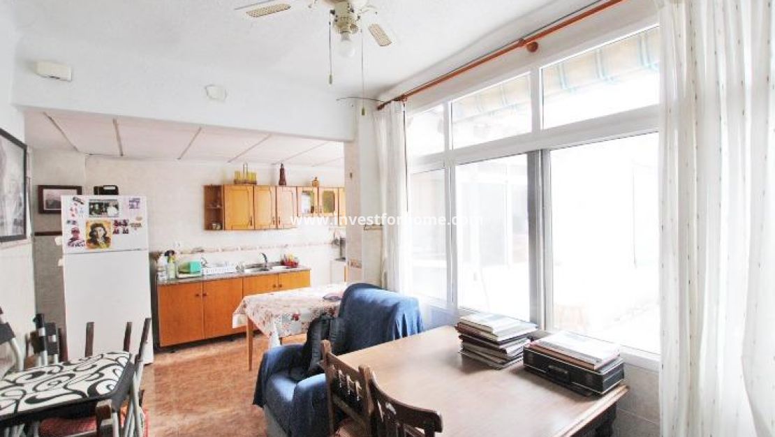 Sale - House - Guardamar del Segura - Centro