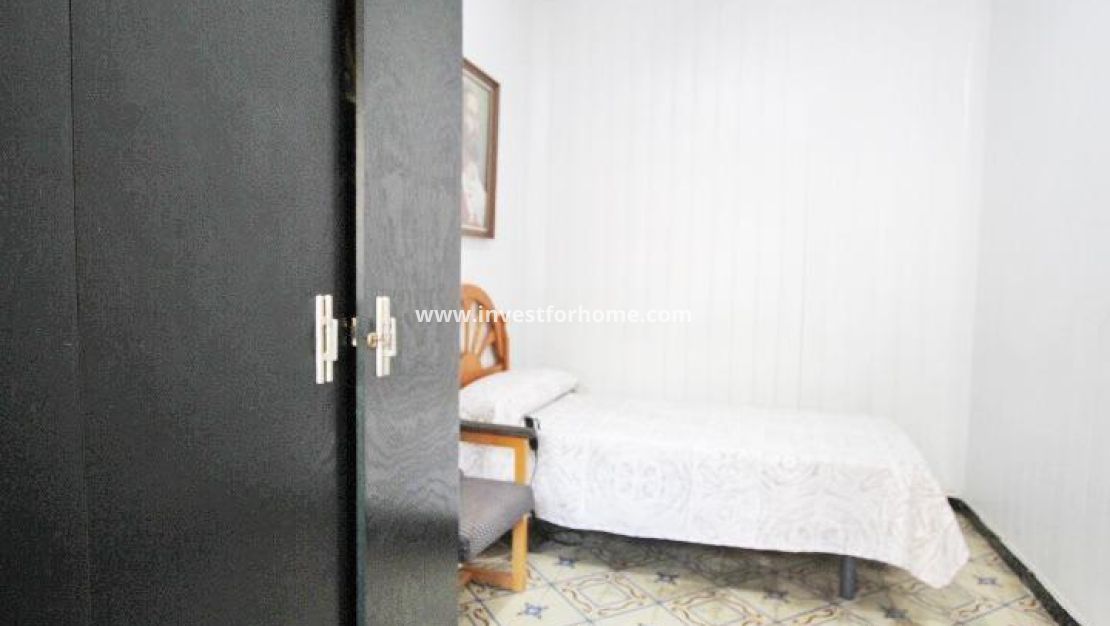 Sale - House - Guardamar del Segura - Centro