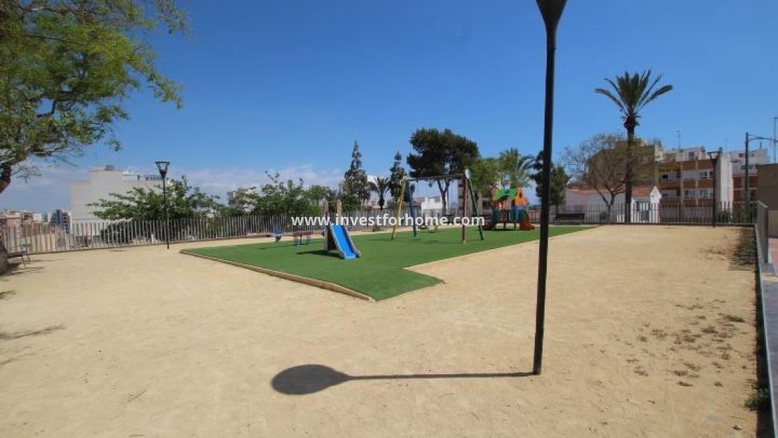 Sale - House - Guardamar del Segura - Centro