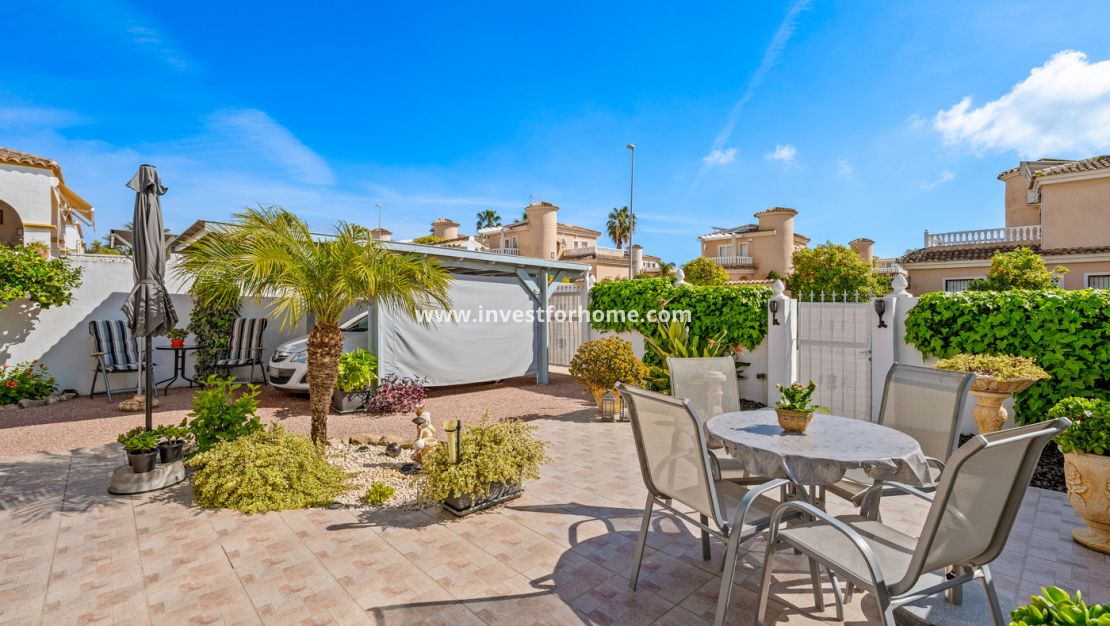 Sale - House - La Marina - Costa Blanca
