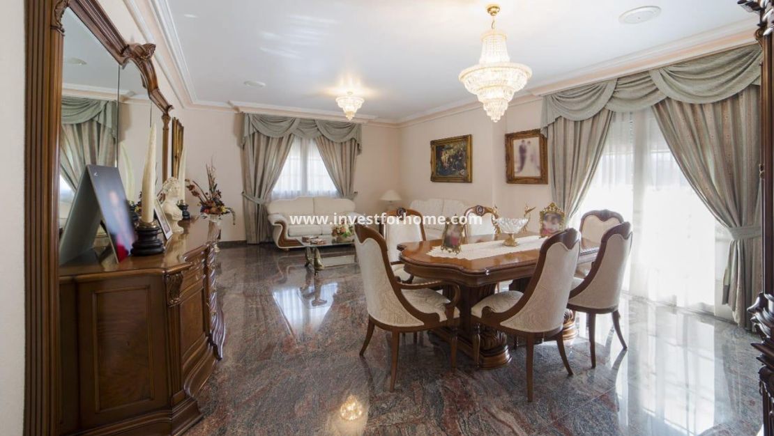 Sale - House - Los Alcázares - Centro