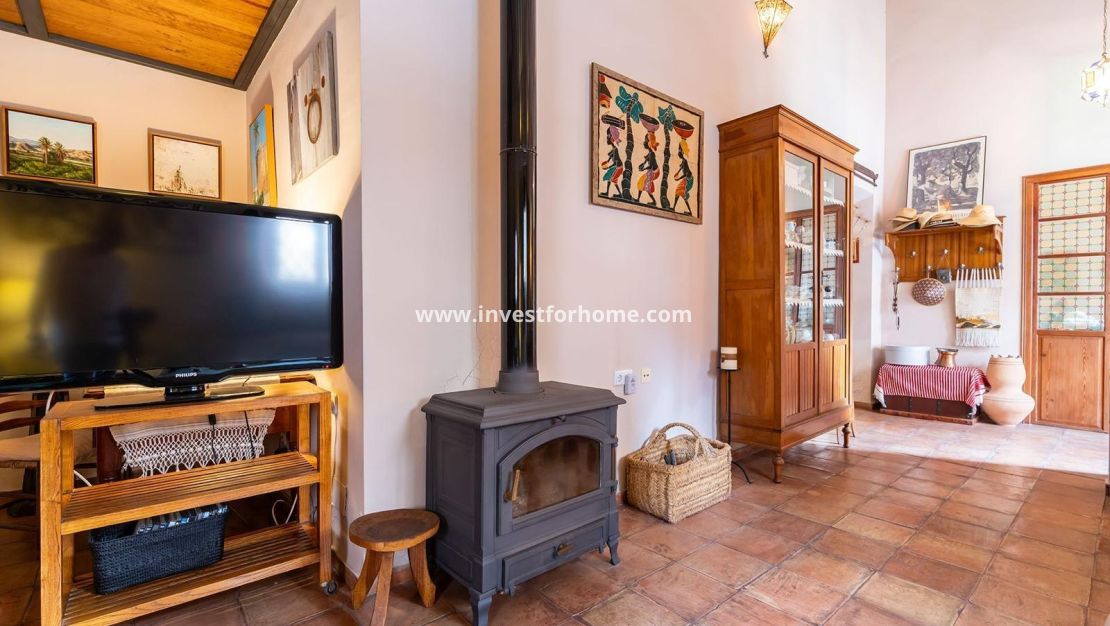 Sale - House - Los Martinez Del Puerto - Los Martínez Del Puerto