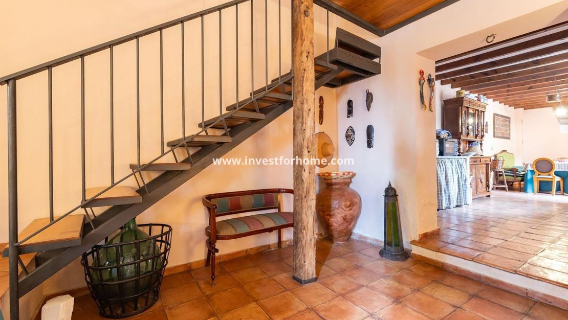 Sale - House - Los Martinez Del Puerto - Los Martínez Del Puerto