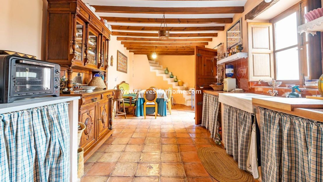 Sale - House - Los Martinez Del Puerto - Los Martínez Del Puerto