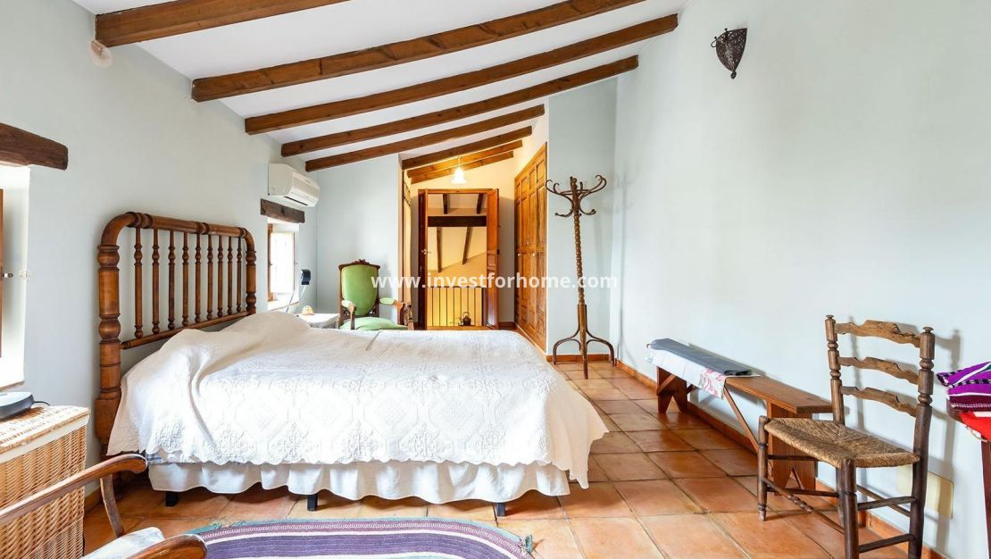 Sale - House - Los Martinez Del Puerto - Los Martínez Del Puerto