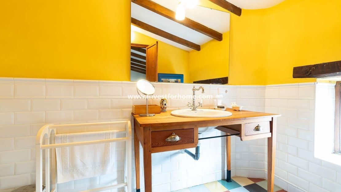 Sale - House - Los Martinez Del Puerto - Los Martínez Del Puerto