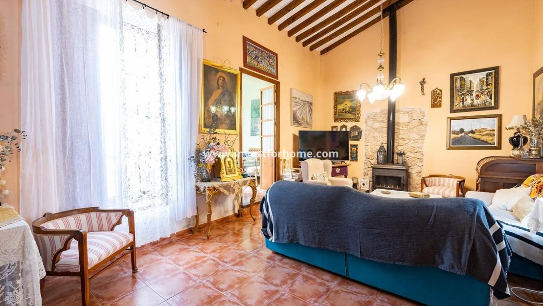 Sale - House - Los Martinez Del Puerto - Los Martínez Del Puerto