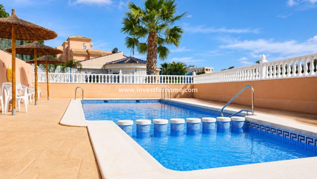 Sale - House - Orihuela Costa - La Zenia