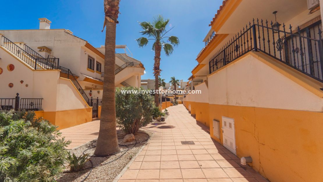 Sale - House - Orihuela Costa - Los Dolses