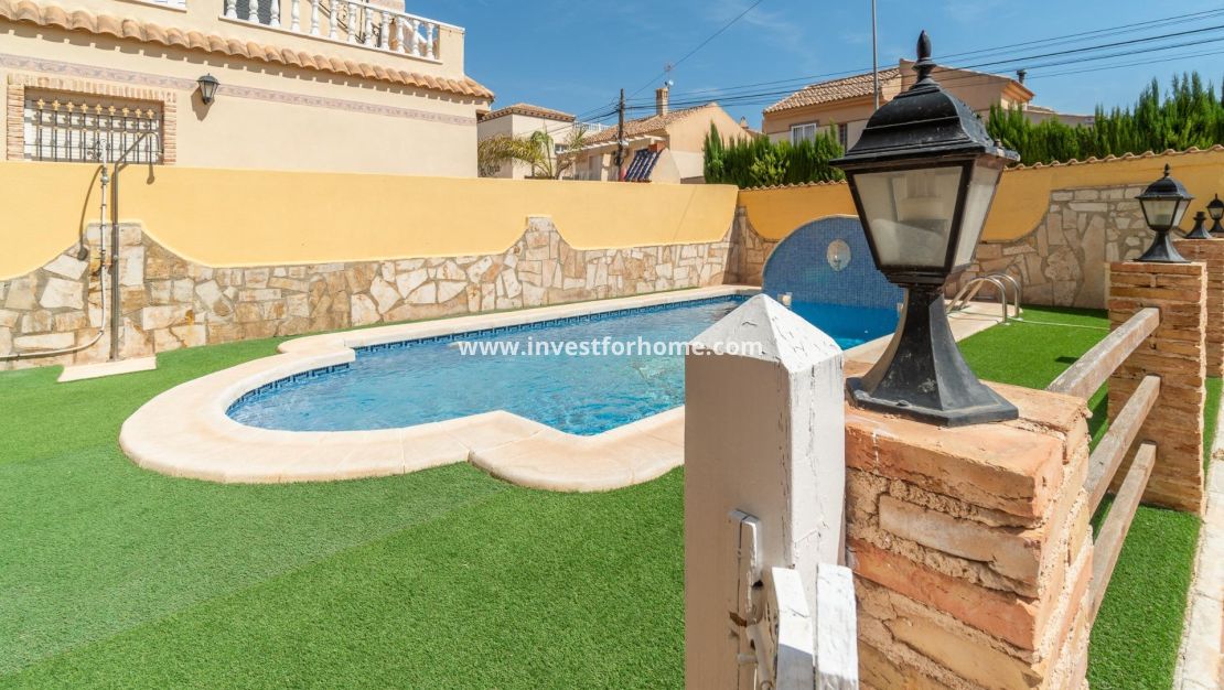 Sale - House - Orihuela Costa - Playa Flamenca