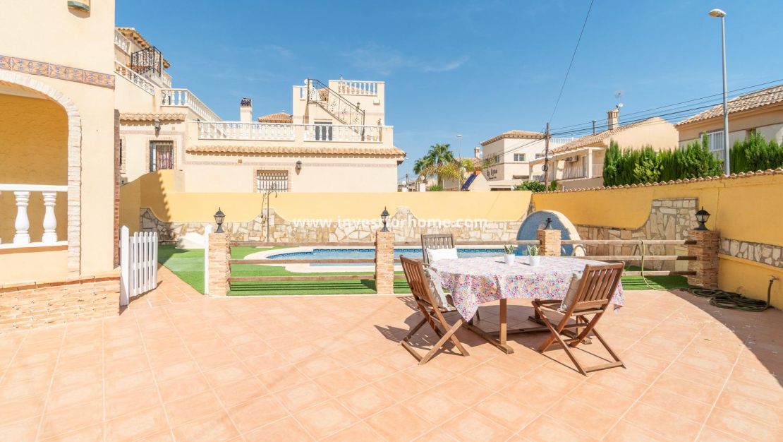 Sale - House - Orihuela Costa - Playa Flamenca